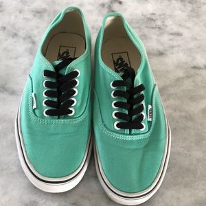 Vans Authentic Low Top Green Sneakers Size 8 EUC